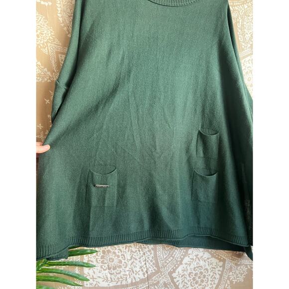 Mersea Catalina Crew Neck Sweater Top w/ Trio Pocket in Green - Picture 2 of 7
